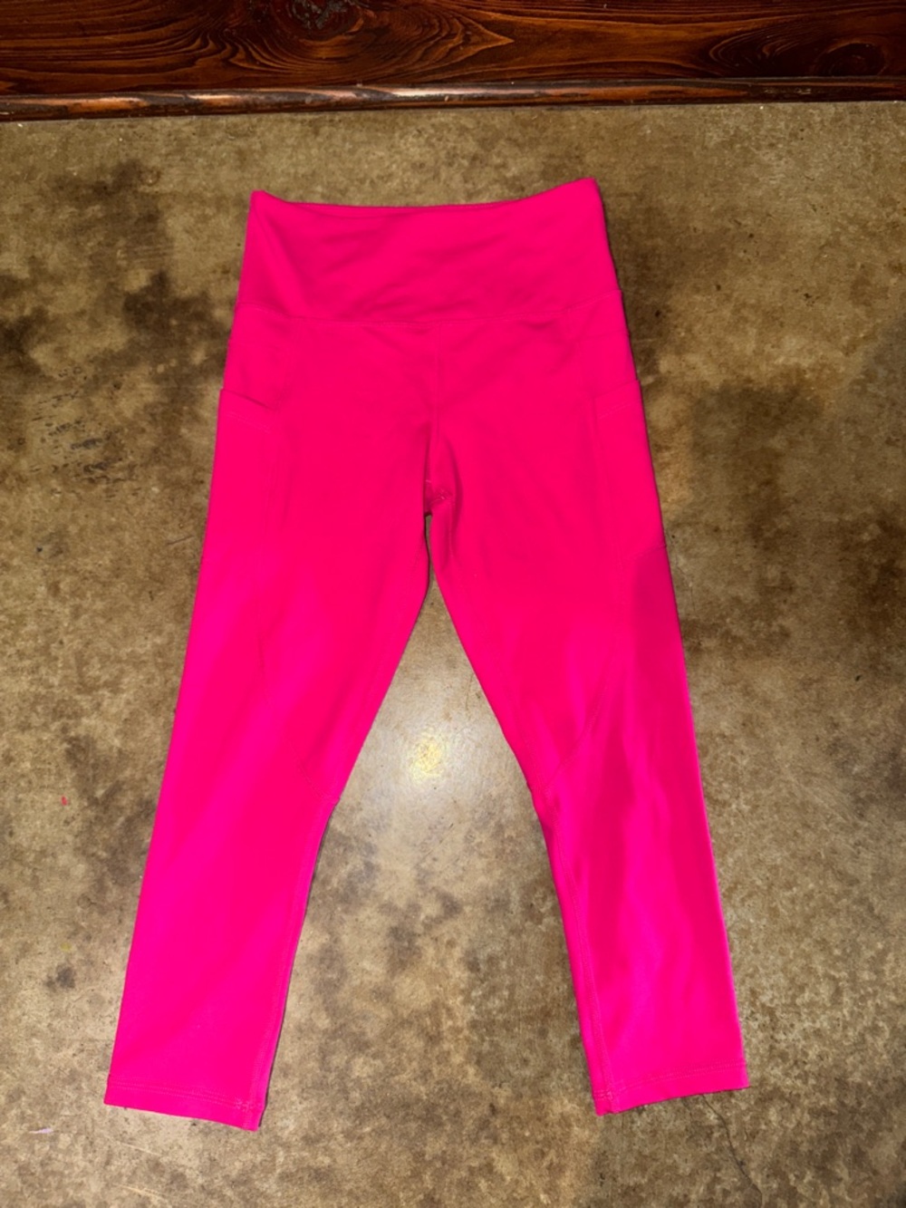Women’s ' High-Waist Bright Pink Active Capris